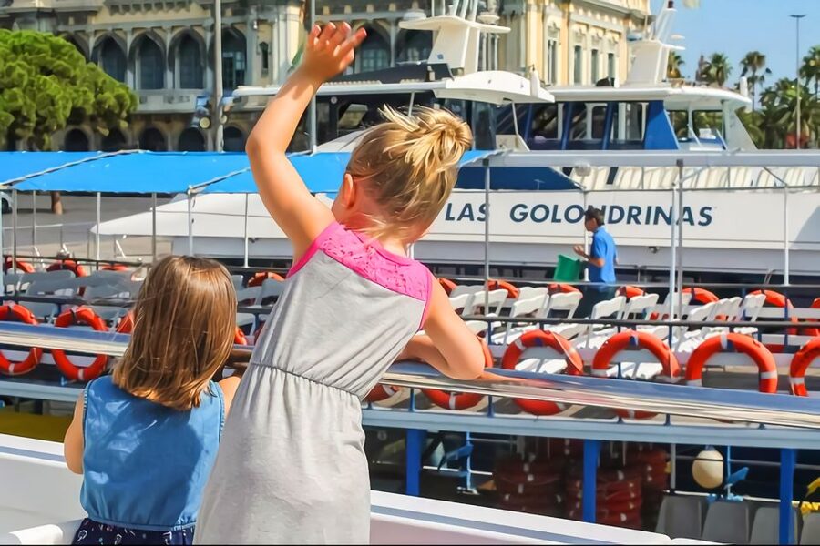 Barcelona: Boat Tour in Las Golondrinas - A short boat ride with a useful view of Barcelona