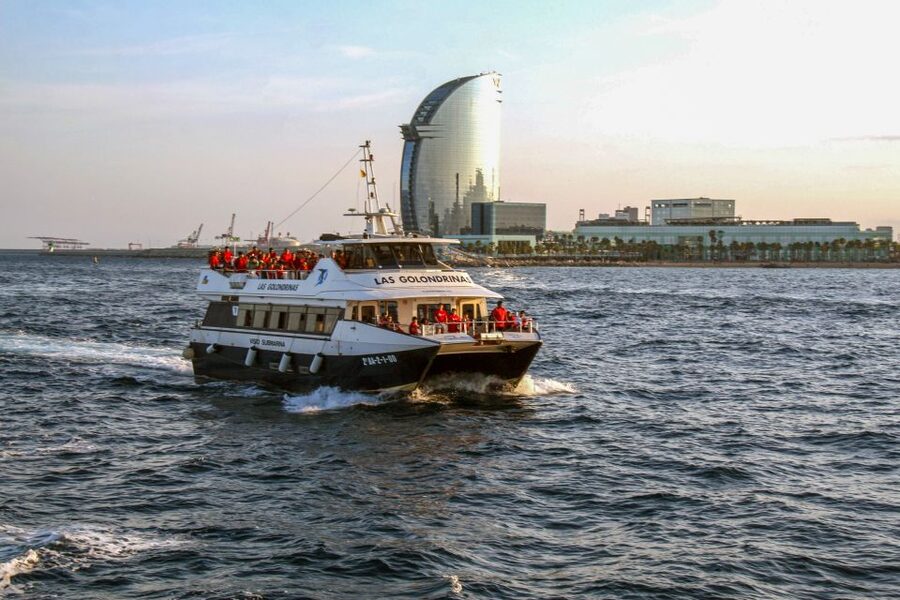 Barcelona: Boat Tour in Las Golondrinas - How much value do you get for $9?
