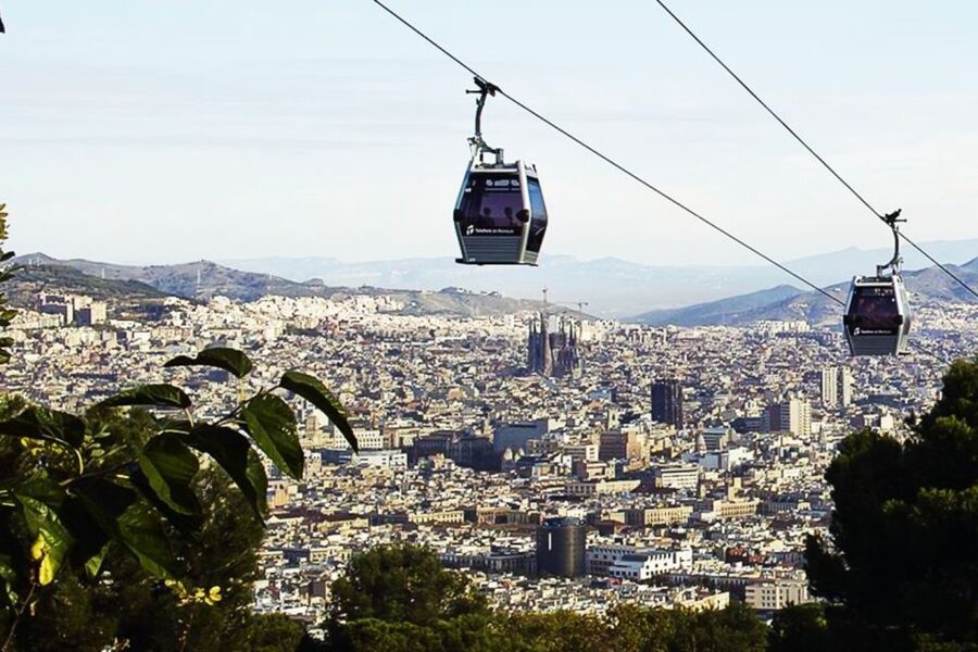 Barcelona Cable Car Sky Views, Magic Fountain & Castle Visit - Reaching Montjuïc by funicular and cable car