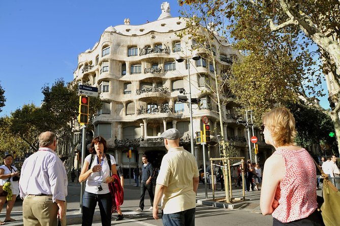 Barcelona Card: Museums + Transport for 72h, 96h or 120h - Collect the physical card before sightseeing