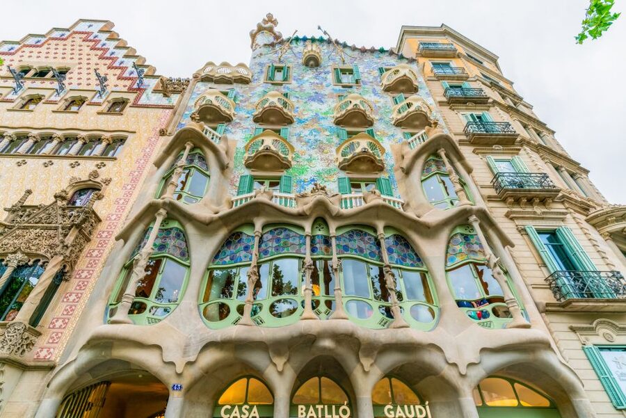 Barcelona: Casa Batlló Entry with Self-Audioguide Tour - Why Casa Batlló feels unlike a normal museum