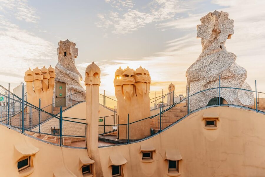 Barcelona: Casa Milà Early-Morning Access Guided Tour - Why Casa Milà is worth seeing early