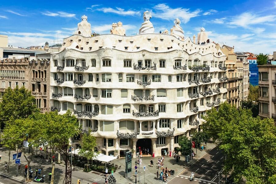 Barcelona: Casa Milà Early-Morning Access Guided Tour - The Warrior Rooftop and Barcelona views