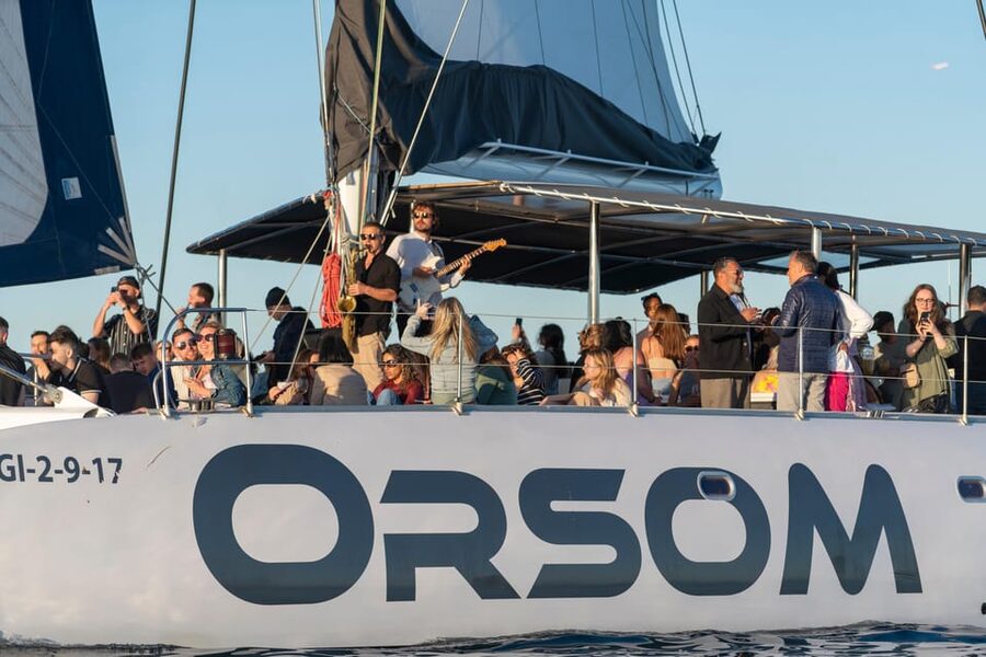Barcelona: Catamaran Cruise with optional Live Jazz Music - A 90-minute route along Barcelona’s coast