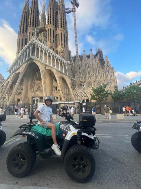 Barcelona: City Sights Electric Quad Tour - Safety, licenses, and age rules
