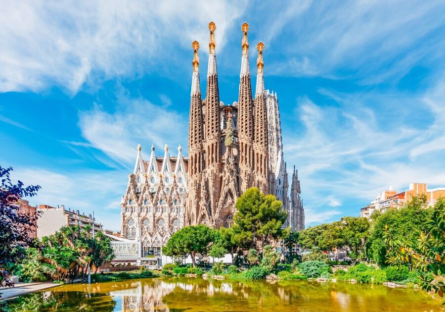 Barcelona: City Sightseeing Hop-On Hop-Off Bus Tour - What the audio guide adds