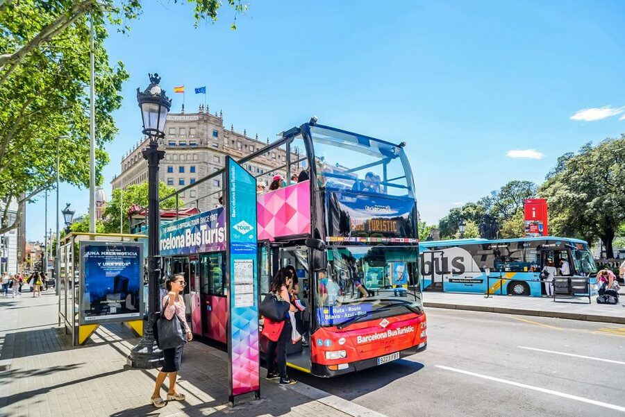 Barcelona: City Sightseeing Hop-On Hop-Off Bus Tour - Comfort, access, and practical limits