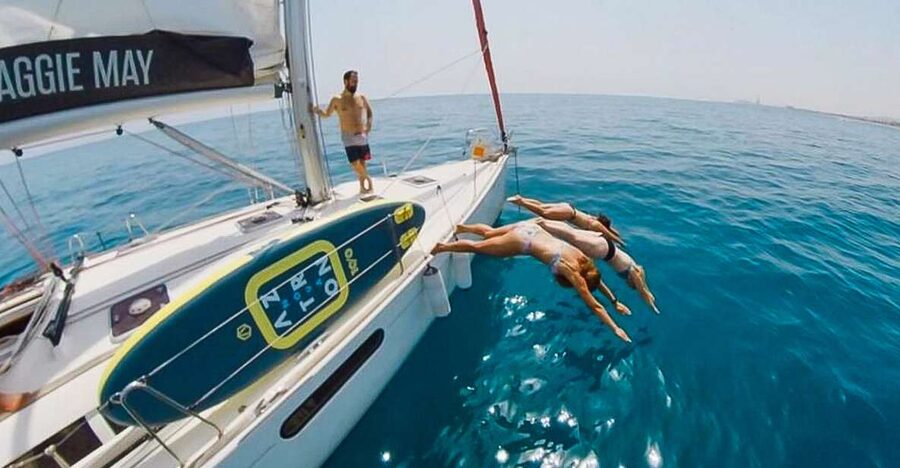 Barcelona: Coastline Boat Trip with Snacks and Cava - Group Size, Social Mood, and Comfort