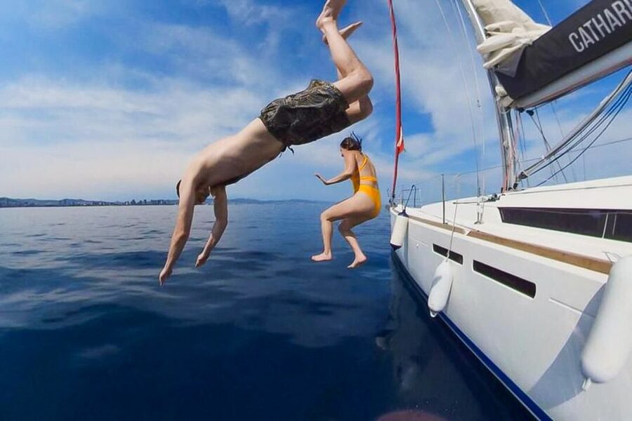 Barcelona: Coastline Boat Trip with Snacks and Cava - What the Two-Hour Route Feels Like
