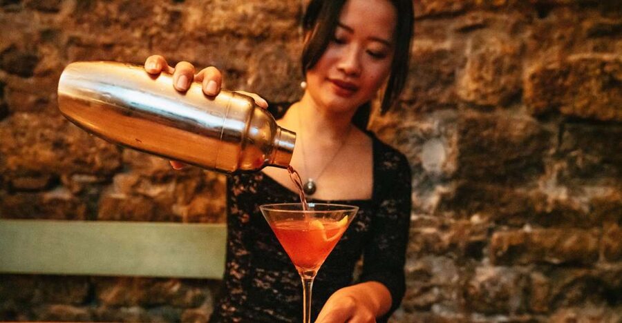 Barcelona: Cocktail Master Class by Mixologist with Tapas - What this Barcelona cocktail class is really like