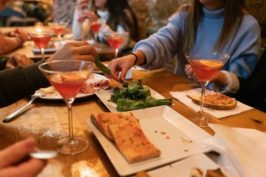 Barcelona: Cocktail Master Class by Mixologist with Tapas - The social side is part of the value