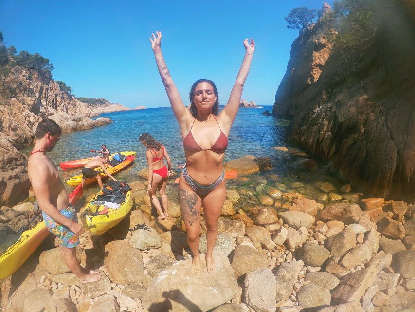 Barcelona: Costa Brava Kayak and Snorkel Tour with Lunch - A Simple Picnic Lunch on the Beach