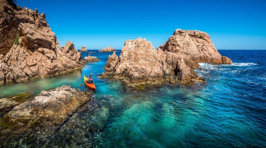 Barcelona: Costa Brava Kayak, Snorkel & Cliff Jump & Lunch - Lunch at Platja de Sant Pol