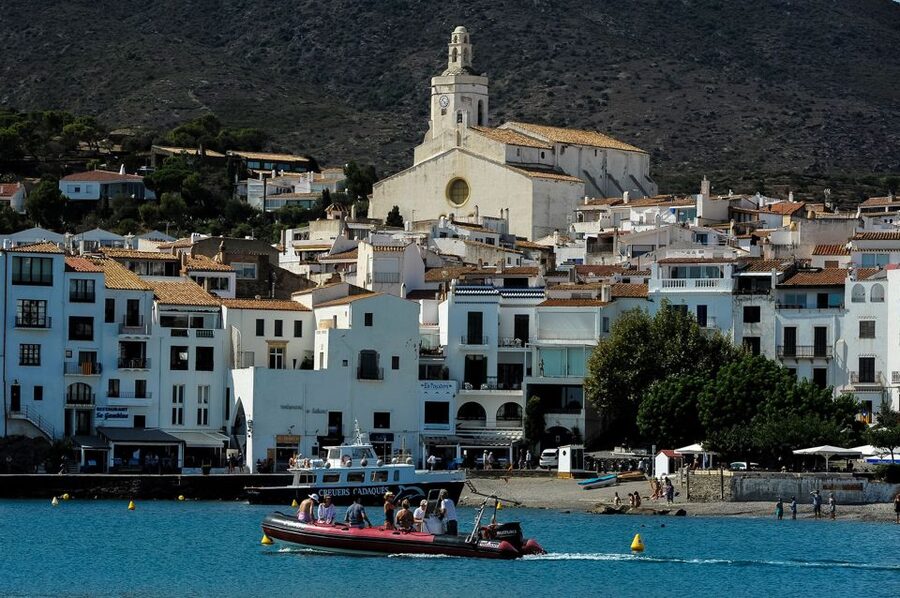 Barcelona: Dali Museum, House and Cadaques Guided Tour - Port Lligat and Dalí’s private world