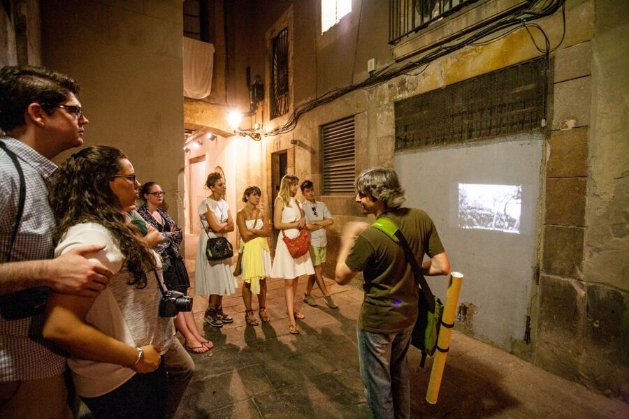 Barcelona: Dark History Night Walking Tour - Weather, clothing, and the late start