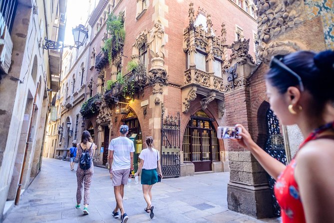 Barcelona E-Bike Small Group Tour with Tapas & Wine Tasting - Santa Maria del Mar and the Gothic heart of Barcelona