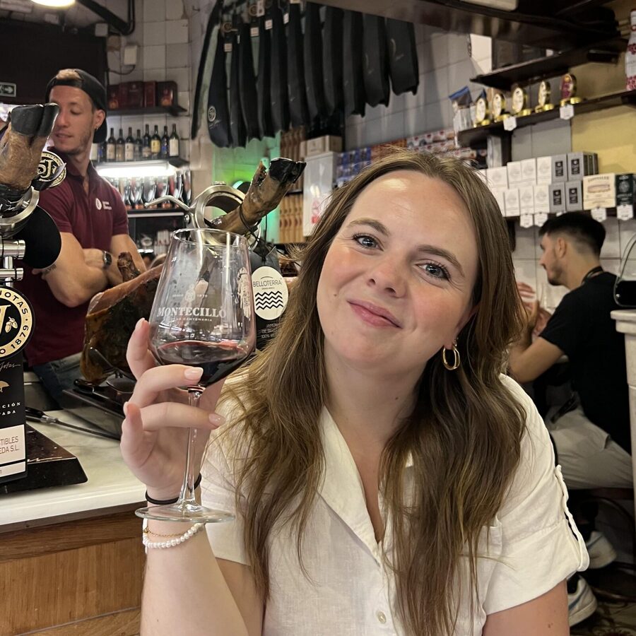 Barcelona: El Born and Gothic Quarter Wine & Tapas Bar Tour - Why this food walk works in Barcelona