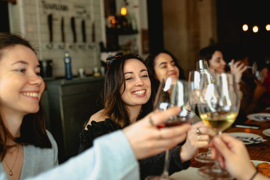 Barcelona: El Born Food Walking Tour with Tapas and Drinks - Timing, pace, and practical value