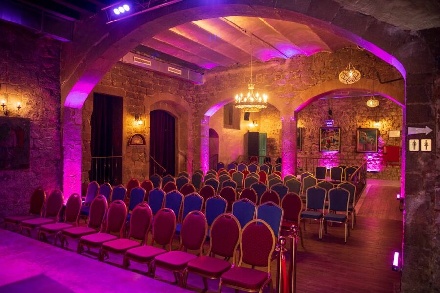 Barcelona: Flamenco Show at Palau Dalmases - The intimacy helps, but it can affect comfort