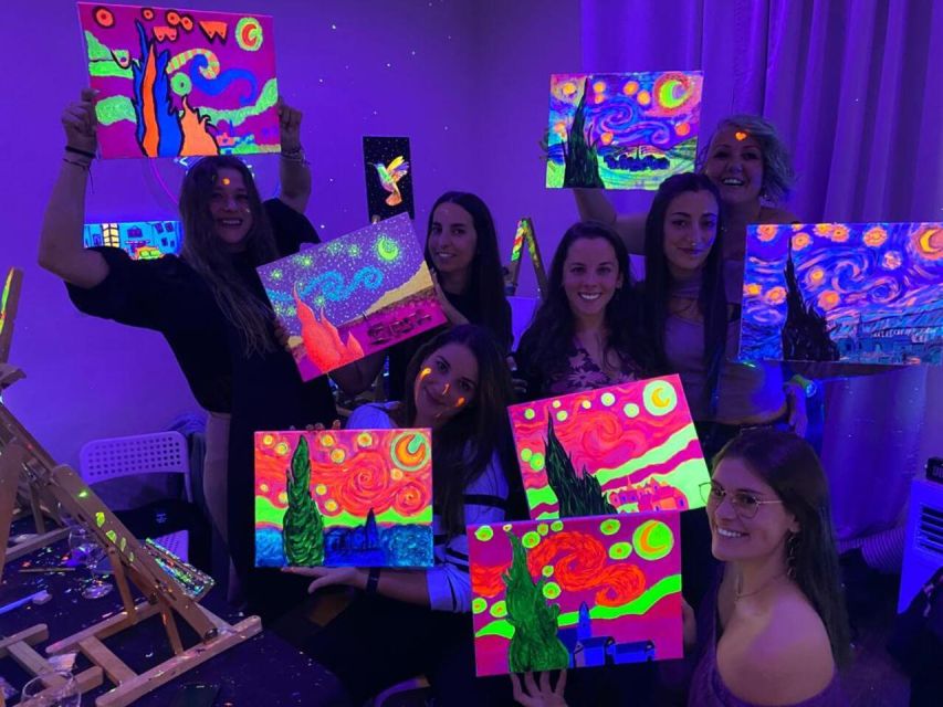 Barcelona: Fluorescent Paint and Wine Workshop - Key points before you book