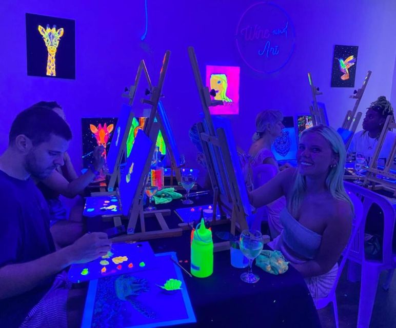 Barcelona: Fluorescent Paint and Wine Workshop - How good is the $47 value?