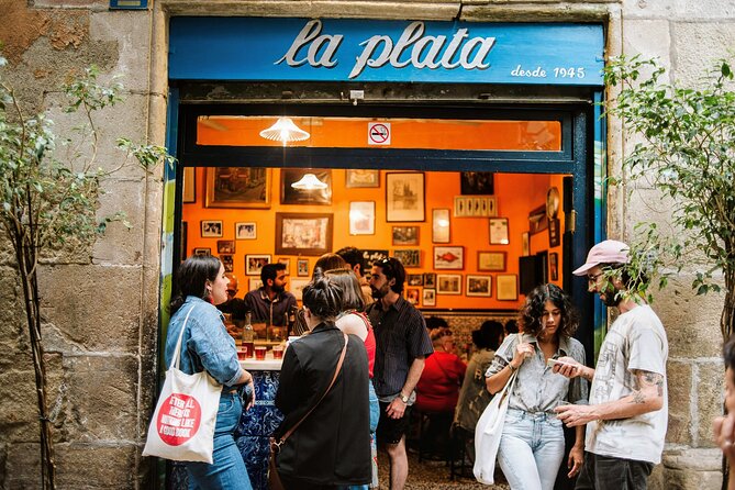 Barcelona Gothic Quarter Tapas & Taverns Food & Wine Tour - Placeta del Pi and the first aperitif