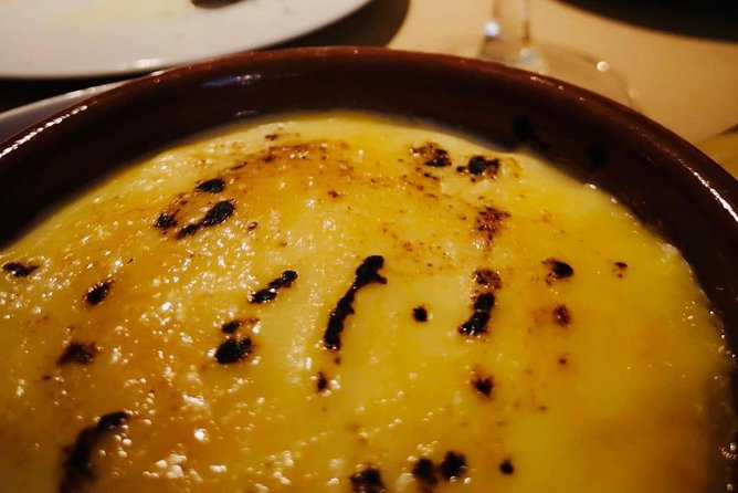 Barcelona Gothic Quarter VIP Tapas & Wine Tour - Second stop on Carrer dels Carders