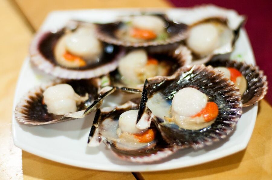 Barcelona Gourmet Food & Wine Tour with Local Expert - Stop three: a seasonal tasting menu