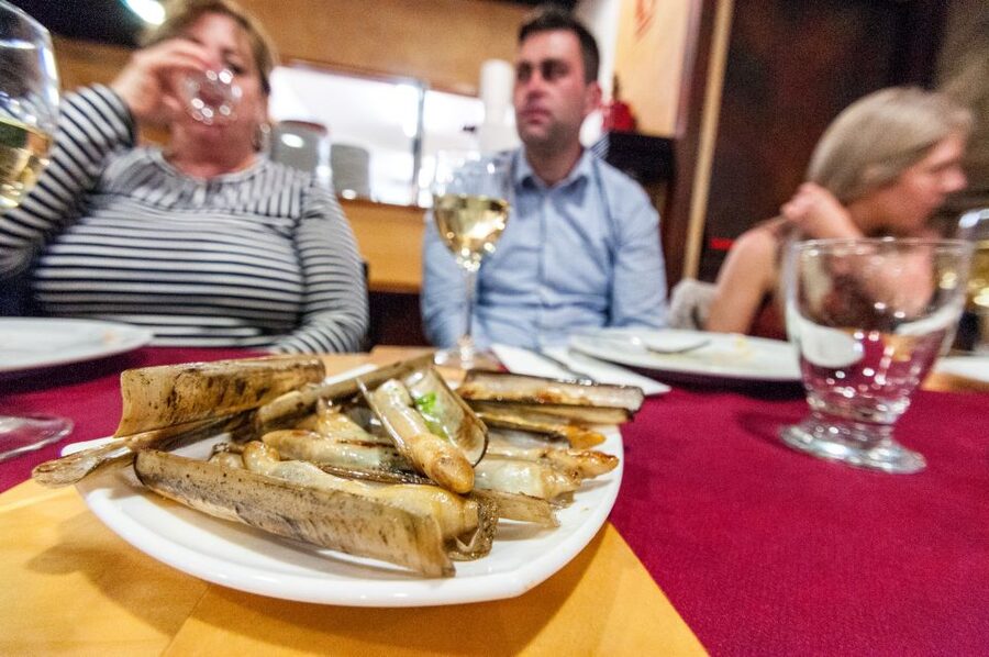 Barcelona Gourmet Food & Wine Tour with Local Expert - How much food and wine do you really get?