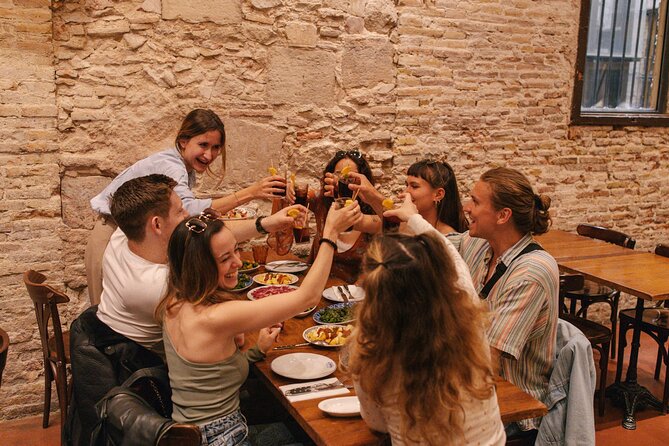 Barcelona: Guided Food Walking Tour with Tapas and Wine - Why this food walk works well in Barcelona