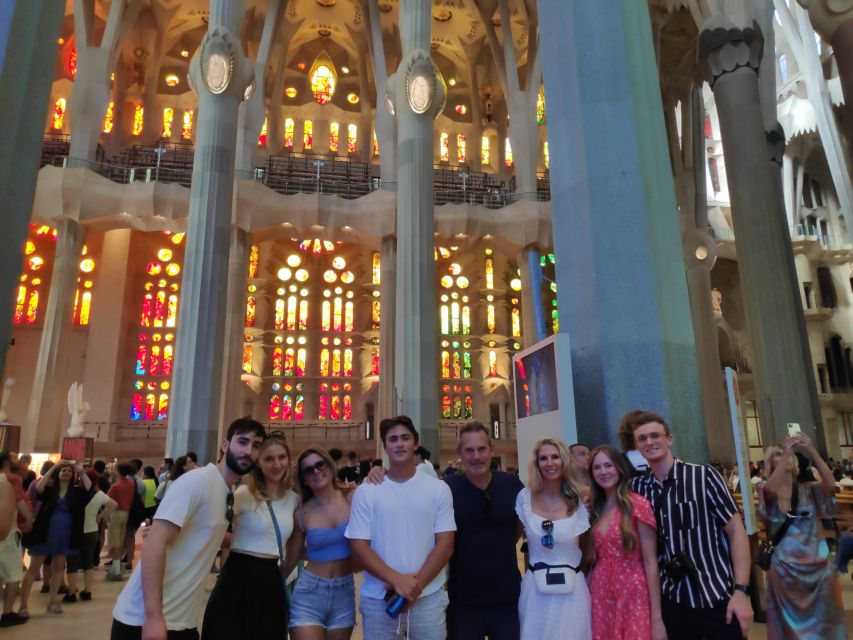 Barcelona: Guided Tour of Sagrada Familia - Dress, access, and family planning