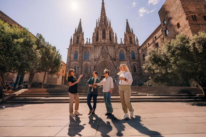 Barcelona: Helicopter Flight, Boat Ride, and Walking Tour - The guide can make or break the walking portion