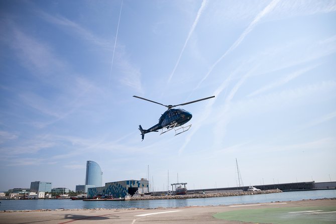 Barcelona Helicopter, Sailboat & Old Town Private Walking Tour - Timing problems can affect the last part of the day