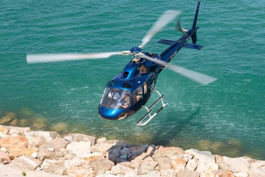 Barcelona: Helicopter Tour - The 12-minute route toward Sagrada Familia