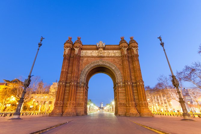 Barcelona Highlights Private Guided Tour with Hotel Pick-up - Port Olímpic, Columbus Monument, and the waterfront