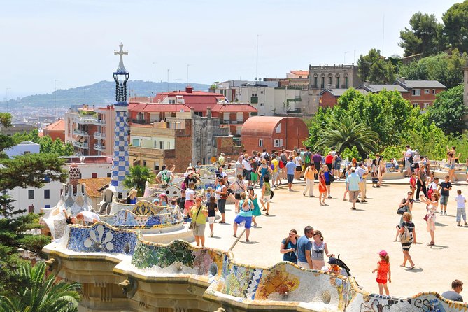 Barcelona Highlights Private Guided Tour with Hotel Pick-up - Montjuïc, Plaça d’Espanya, and the city from above