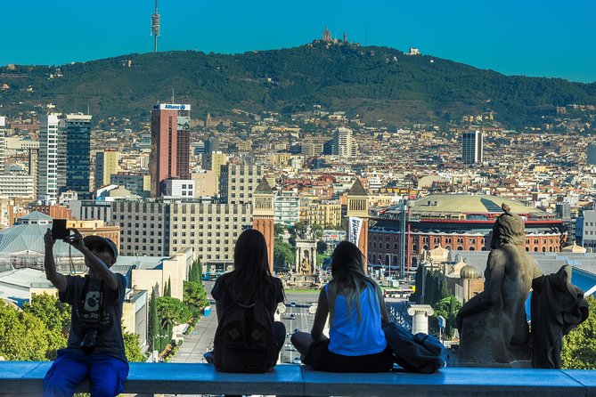 Barcelona Highlights & Sagrada Familia Tour: Priority Access - Entering Sagrada Familia with a reserved time