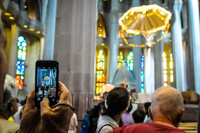 Barcelona Highlights & Sagrada Familia Tour: Priority Access - Choosing between half-day and full-day
