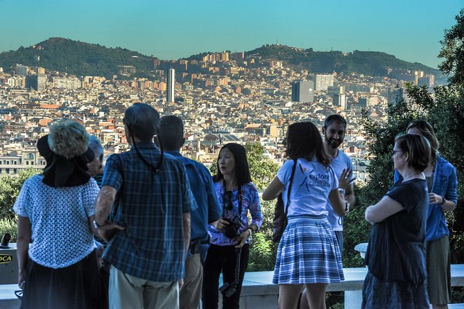 Barcelona Highlights & Sagrada Familia Tour: Priority Access - The guides make or break the day