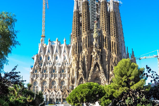 Barcelona Highlights & Sagrada Familia Tour: Priority Access - Why Santa Maria del Mar makes a good finish