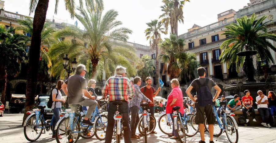 Barcelona Historical 3-Hour Bike Tour - Ciutadella Park and the Arc de Triomf