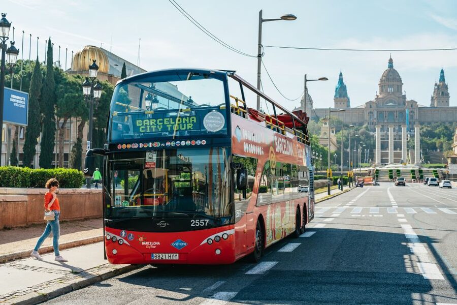 Barcelona Hop-On Hop-Off Bus and FC Barcelona Immersive Tour - The green East route, from Barceloneta to Park Güell