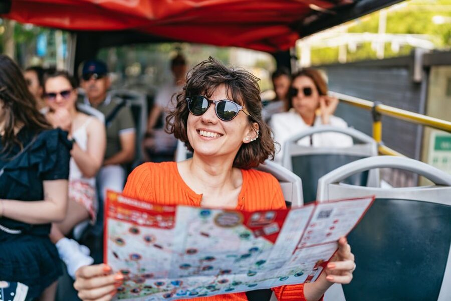 Barcelona: Hop-On Hop-Off Bus & Aquarium Tour - Audio guides, comfort, and access