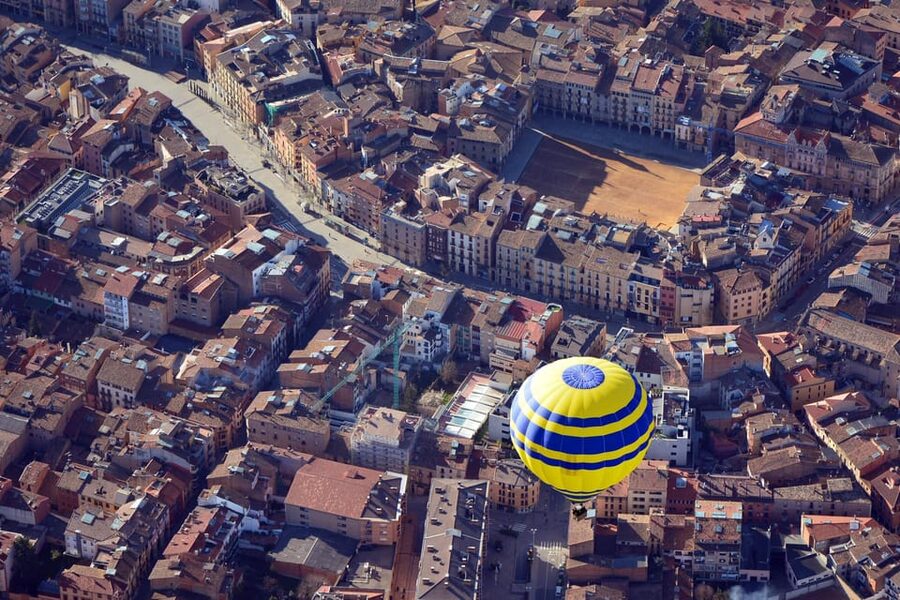 Barcelona: Hot Air Balloon Ride with Optional Transportation - The 1-hour-15-minute flight