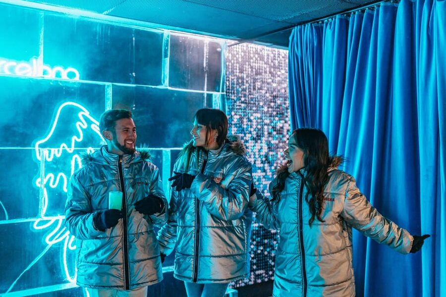 Barcelona: Icebar experience, located at the beach !! - Who will enjoy this Barcelona ice bar?
