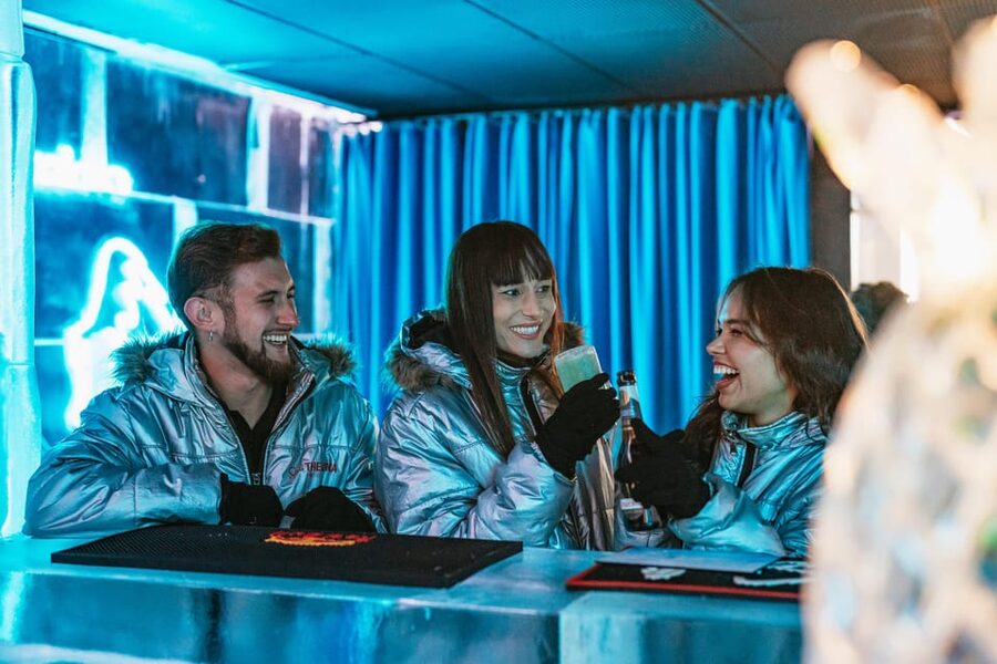 Barcelona: Icebar experience, located at the beach !! - Practical tips for a better visit