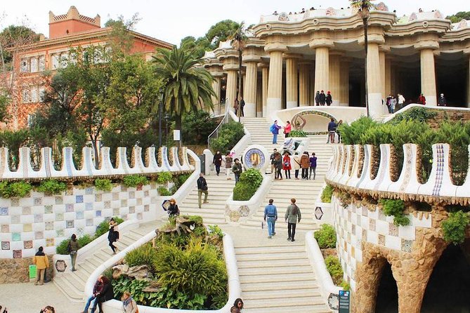 Barcelona in 1 Day: Sagrada Familia, Park Guell,Old Town & Pickup - A smart way to see Barcelona in one long day