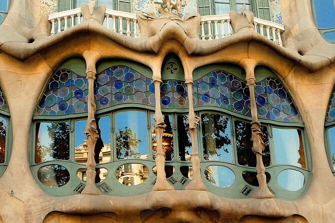 Barcelona in 1 Day: Sagrada Familia, Park Guell,Old Town & Pickup - Las Ramblas and the waterfront by minivan