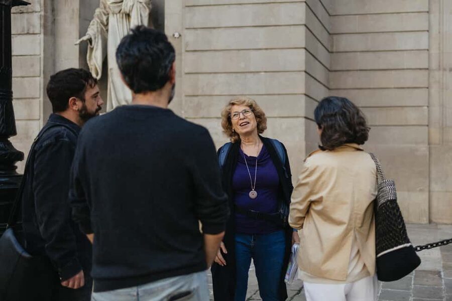 Barcelona: Jewish Quarter 2-Hour Walking Tour - Plaça Sant Jaume and the walk into the Gothic Quarter