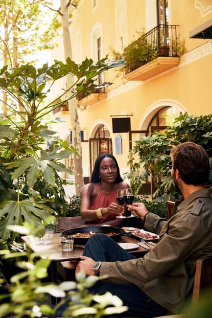 Barcelona: La Roca Village Shopping Express® Day Trip - Using the VIP Pass without overestimating the savings
